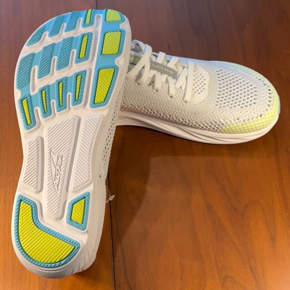 Altra Escalante Racer Sample - Picture 4 of 4